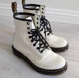 Doc Martens White Leather Boots Size 6